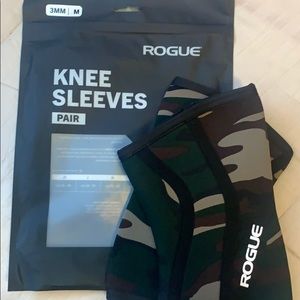 Rogue knee sleeves